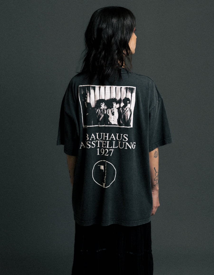 BAUHAUS Camiseta ALLGLORY Vintage Sun Black MODELO COSTAS