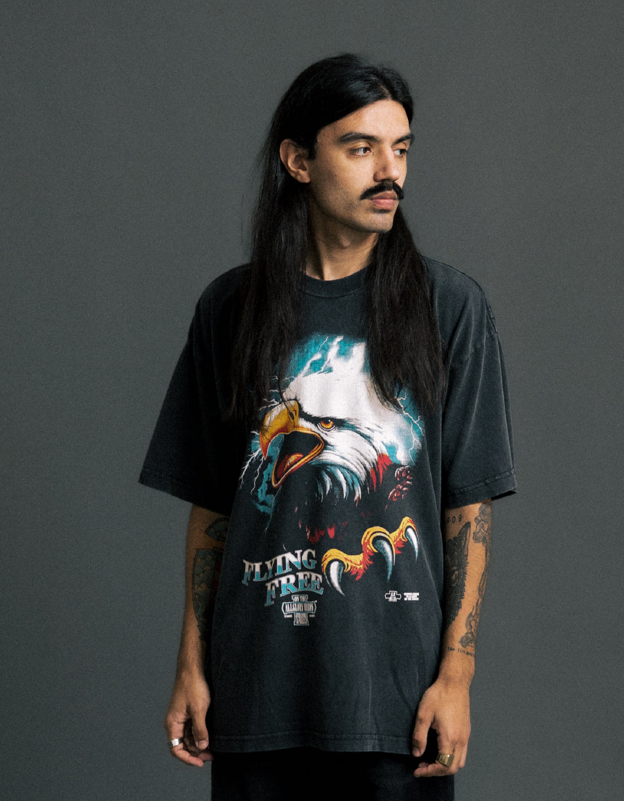 FLYING FREE Camiseta ALLGLORY Vintage Sun Black MODELO FRENTE 1