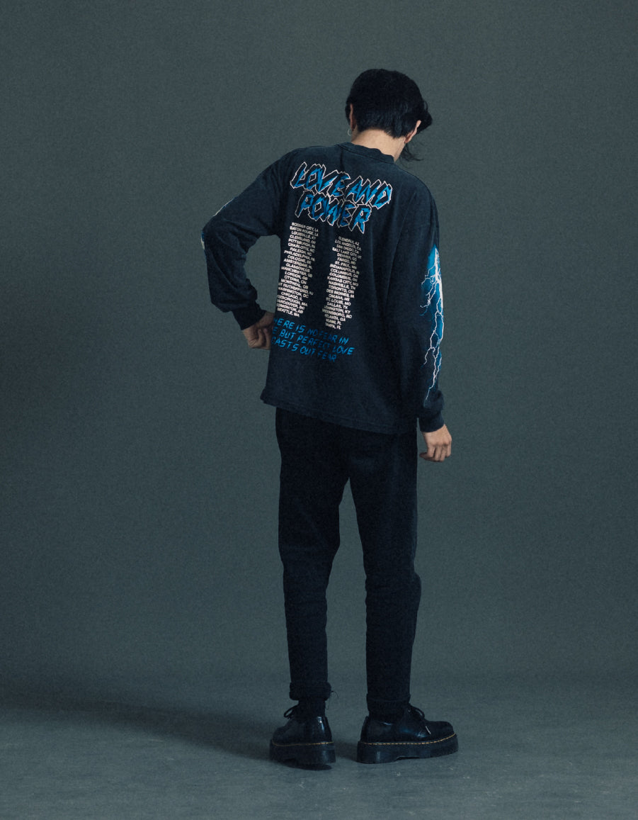 Love and Power Camiseta ALLGLORY Sun Black MODELO COSTAS