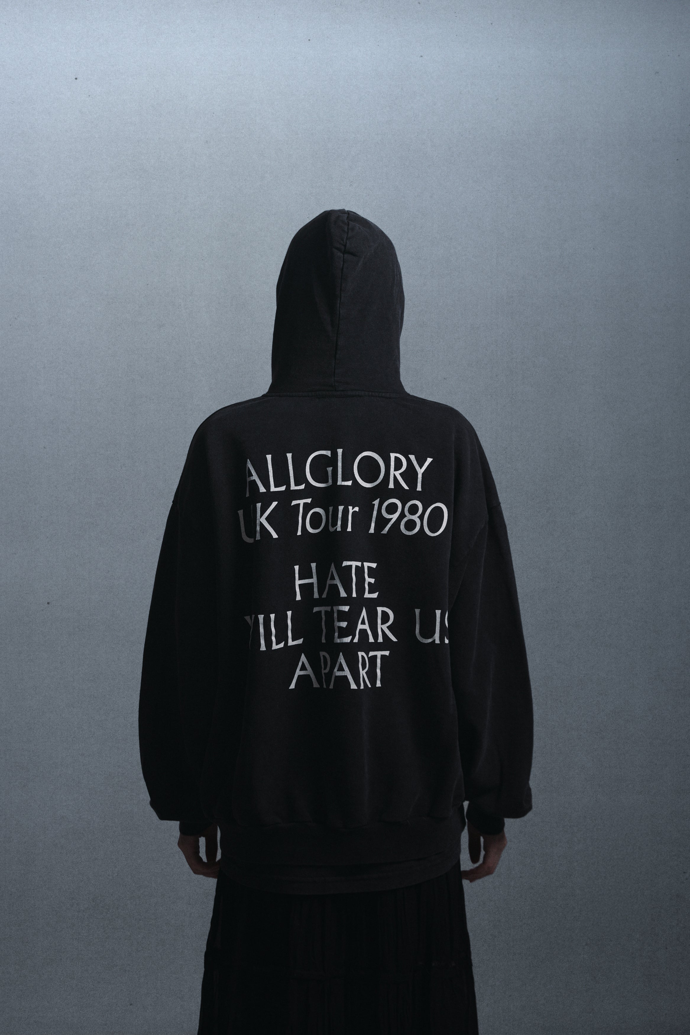 UK TOUR 1980 Moletom ALLGLORY Hoodie Vintage Relic Black MODELO COSTAS